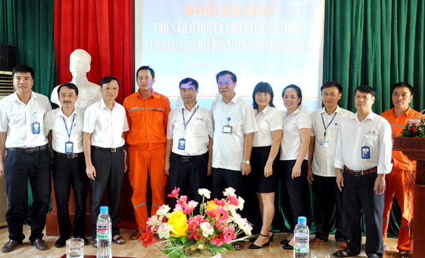 Công ty Điện lực Hà Giang ra mắt bộ phận "Tiếp nhận, cung cấp các dịch vụ điện" tại Trung tâm Hành chính công huyện Quang Bình