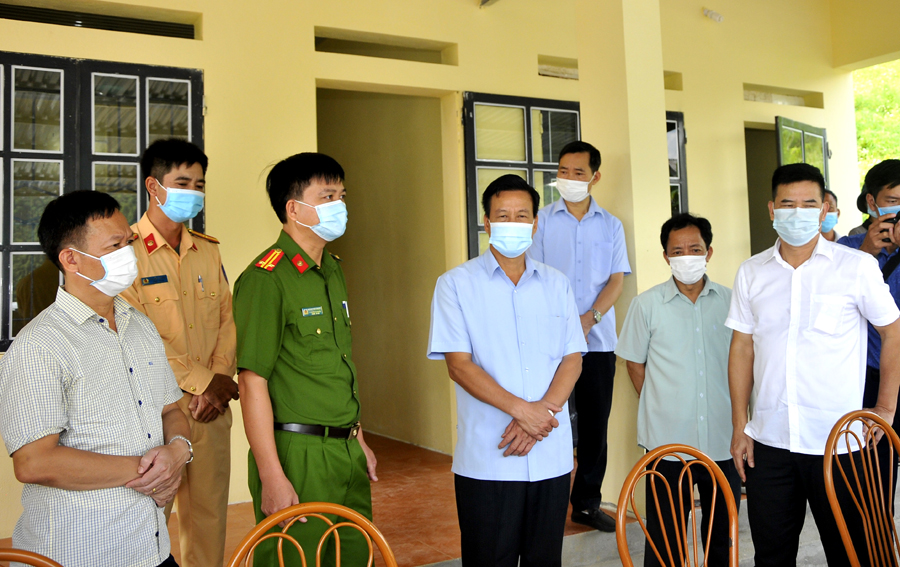 Chủ tịch UBND tỉnh Nguyễn Văn Sơn kiểm tra công tác phòng, chống dịch Covid-19 tại chốt kiểm dịch xã Yên Thành.