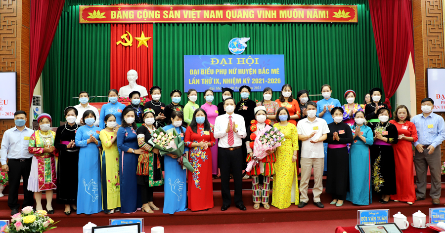 BCH Hội phụ nữ huyện Bắc Mê ra mắt Đại hội.
