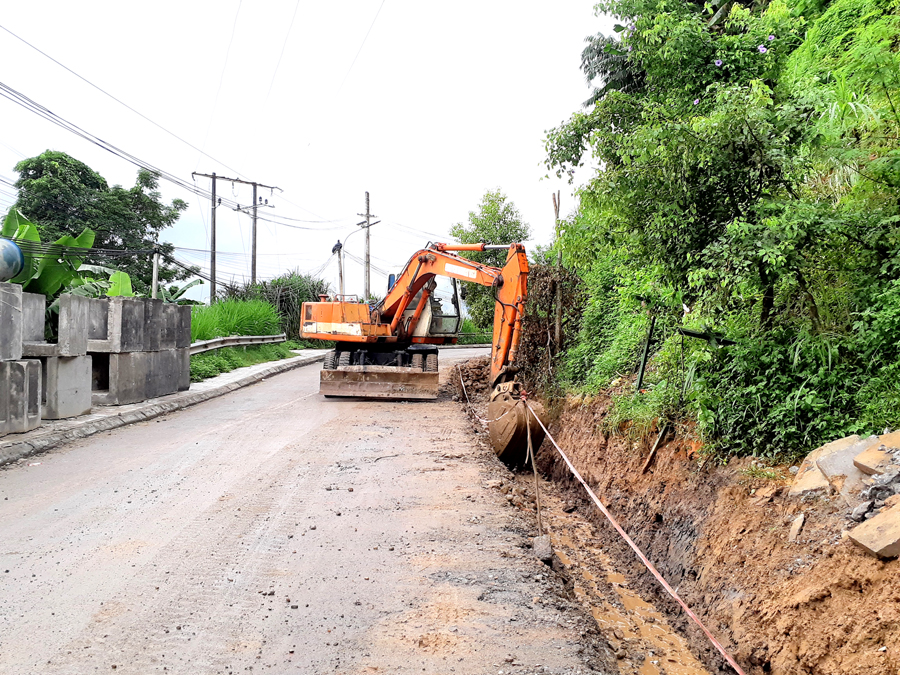 Sửa chữa tuyến đường trung tâm thị trấn Cốc Pài. 