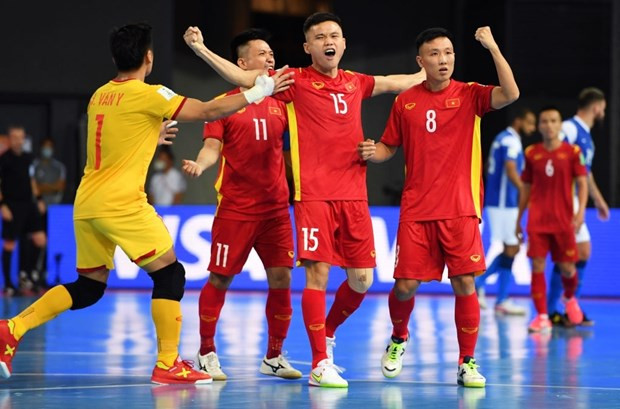 Đội tuyển futsal Việt Nam chơi quyết tâm trước Brazil ở trận mở màn FIFA Futsal World Cup 2021.