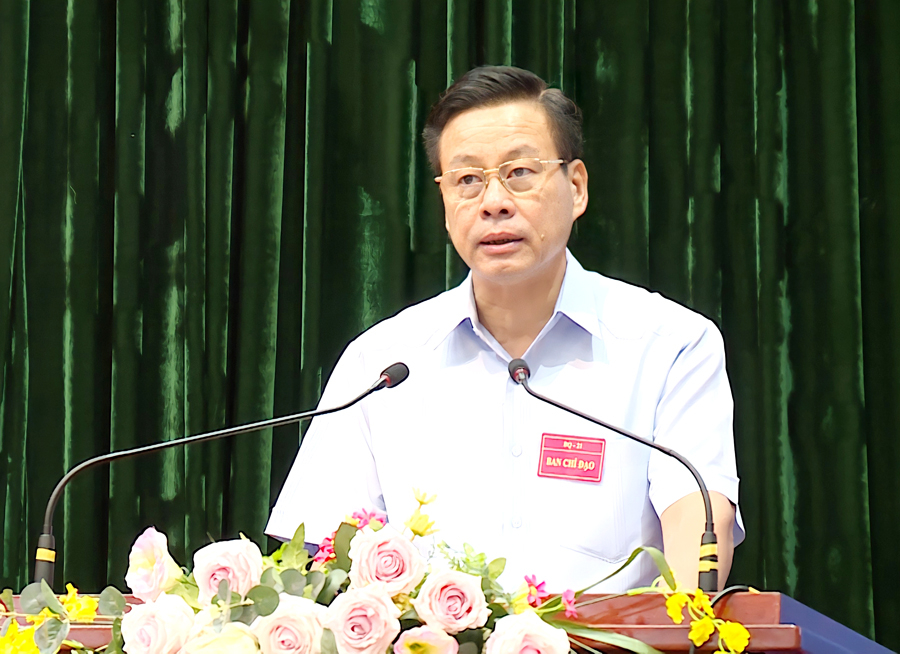 Chủ tịch UBND tỉnh Nguyễn Văn Sơn phát biểu khai mạc diễn tập Khu vực phòng thủ huyện Bắc Quang.