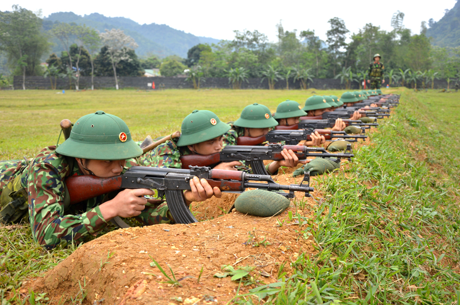 Chiến sỹ Trung đoàn 877 huấn luyện sẵn sàng chiến đấu.