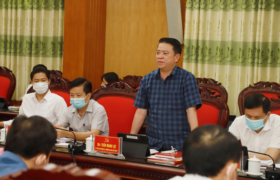 Trưởng ban Dân vận Tỉnh ủy Trần Mạnh Lợi đề nghị chỉ đạo quyêt liệt ngăn chặn, khống chế dứt điểm dịch bệnh trên gia súc.