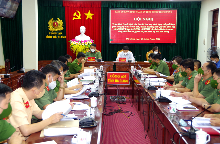 Các đại biểu tham dự hội nghị tại điểm cầu Công an tỉnh Hà Giang.