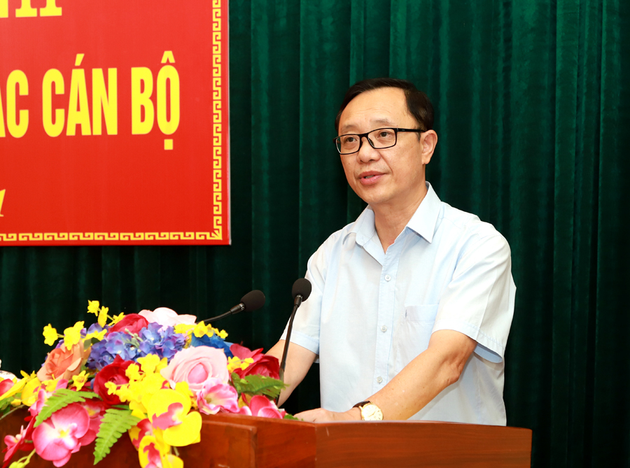Đồng chí Thào Hồng Sơn phát biểu giao nhiệm vụ cho các đồng chí