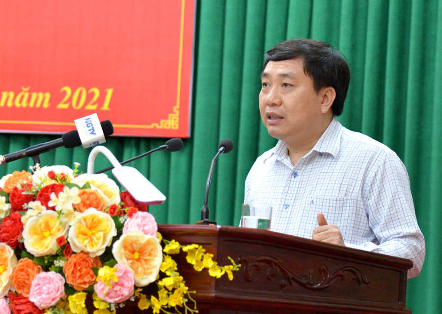 Phó Bí thư Tỉnh ủy Nguyễn Mạnh Dũng phát biểu tại hội nghị