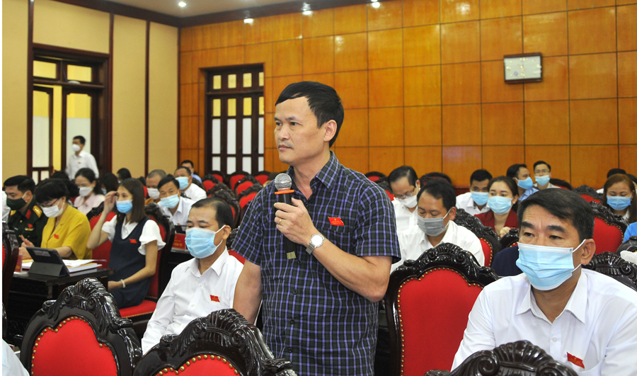 Đại biểu Triệu Tài Phong, Bí thư Huyện ủy Quang Bình đề nghị trong quá trình phân bổ vốn cần có sự dứt điểm để dự án được triển khai thuận lợi.