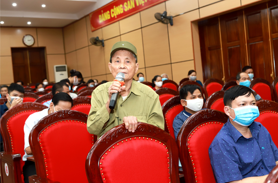 Cử tri Lê Văn Mạnh, tổ 5 đề nghị cần sớm sử đổi Luật Đất đai, tạo điều kiện thuận lợi cho người dân