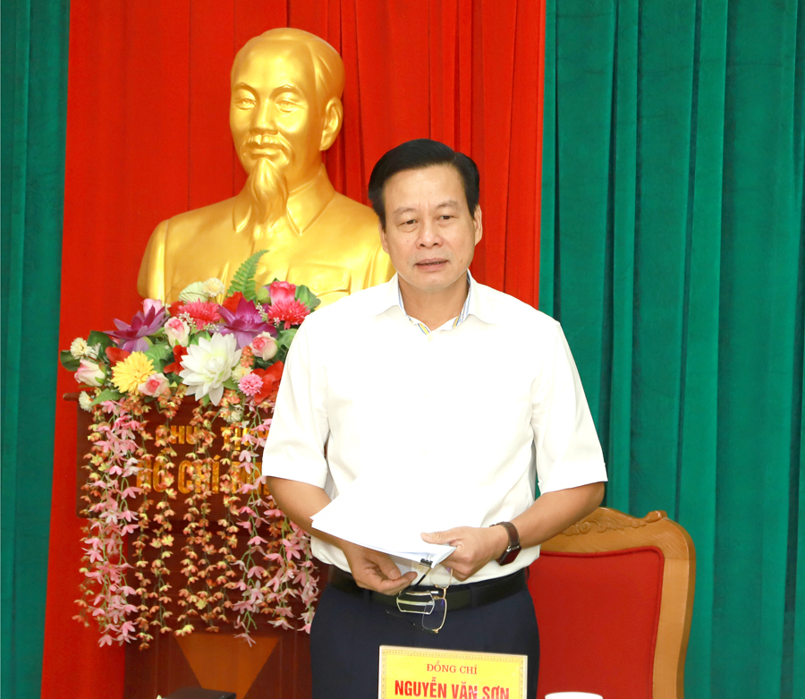 Chủ tịch UBND tỉnh Nguyễn Văn Sơn phát biểu tại buổi gặp mặt