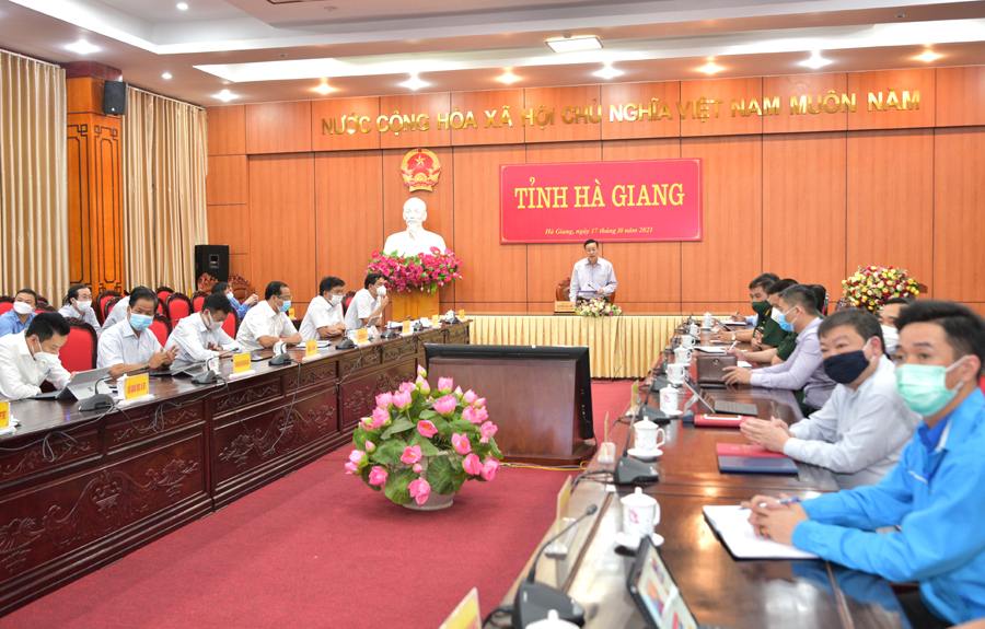 Toàn cảnh cuộc họp trực tuyến giữa BCĐ Quốc gia với 63 tỉnh, thành phố sơ kết công tác phòng, chống dịch Covid-19 điểm cầu tỉnh Hà Giang.
