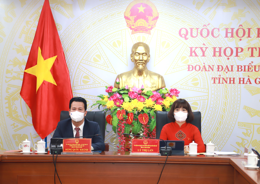 Bí thư Tỉnh ủy Đặng Quốc Khánh cùng các ĐBQH tỉnh Hà Giang và các đại biểu dự tại điểm cầu tỉnh