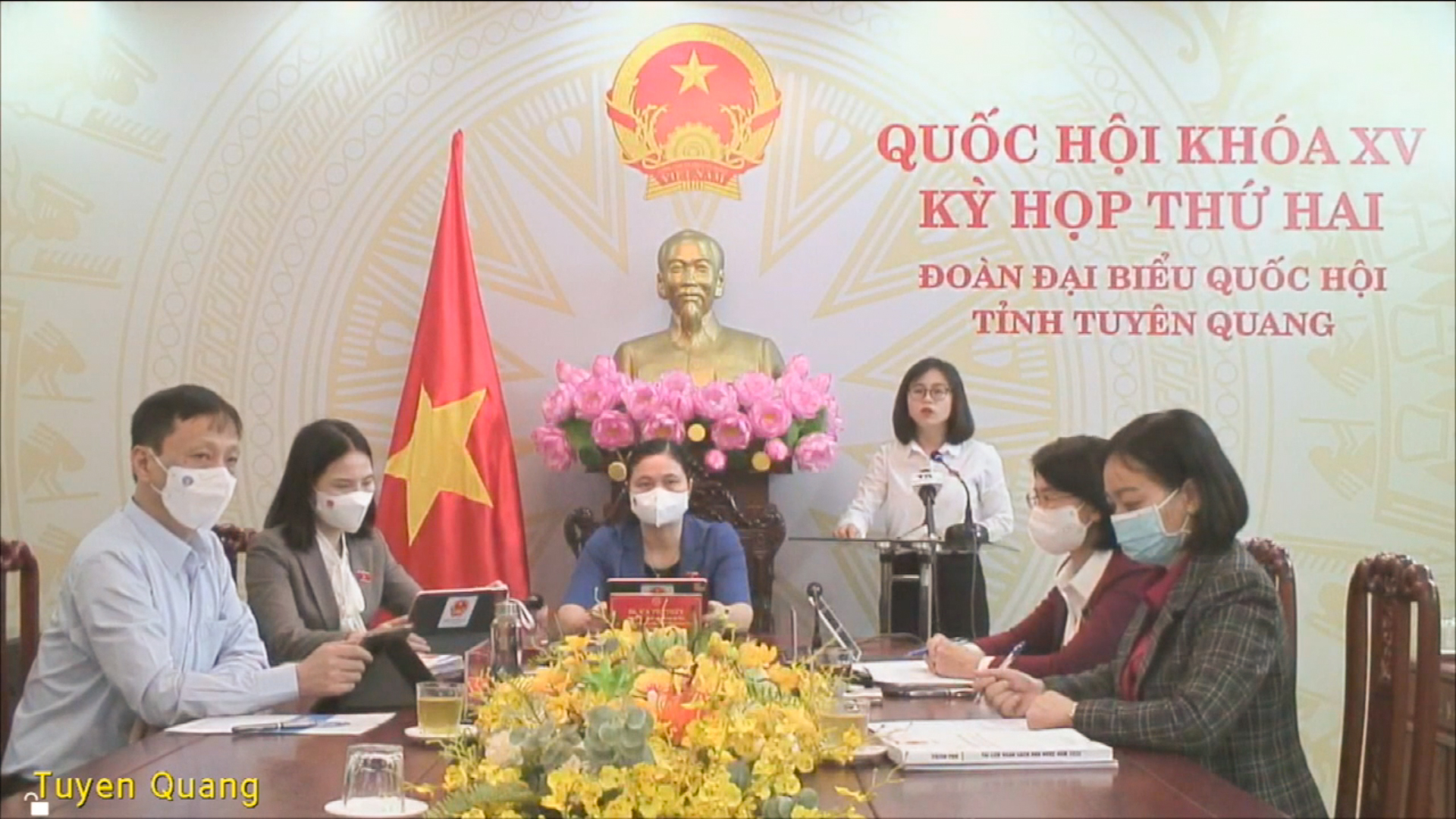 Đại biểu Nguyễn Việt Hà- Đoàn ĐBQH tỉnh Tuyên Quang phát biểu từ điểm cầu trực tuyến