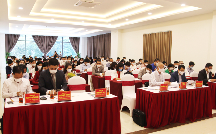 Các đại biểu dự hội thảo “Phát triển sản phẩm du lịch Hà Giang”.