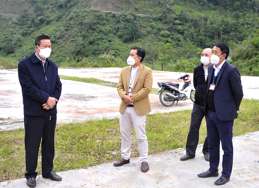 Chủ tịch UBND tỉnh Nguyễn Văn Sơn kiểm tra công tác phòng, chống dịch Covid-19 trên địa bàn xã Niêm Tòng.