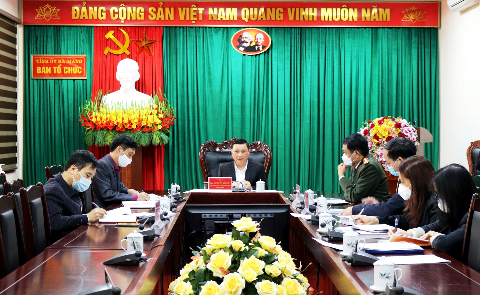 Trưởng Ban Tổ chức Tỉnh ủy Nguyễn Minh Tiến chủ trì cuộc họp