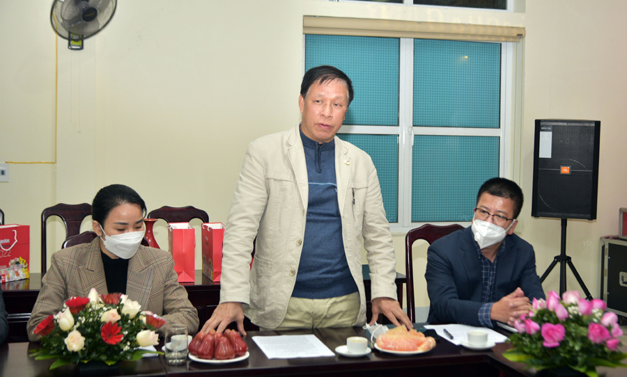 Chủ tịch Hội Nhà báo tỉnh Lê Trọng Lập phát biểu tại buổi làm việc.