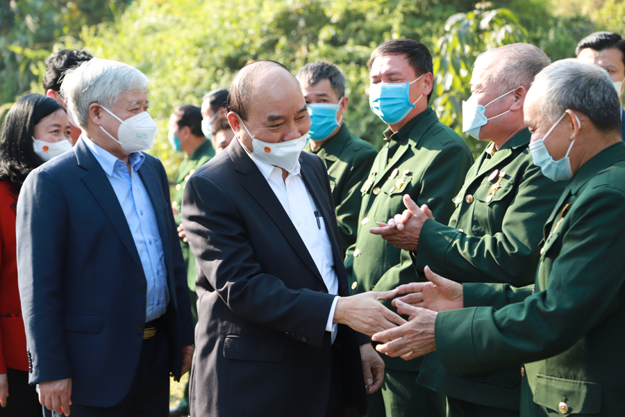 Chủ tịch nước Nguyễn Xuân Phúc động viên các cựu chiến binh
