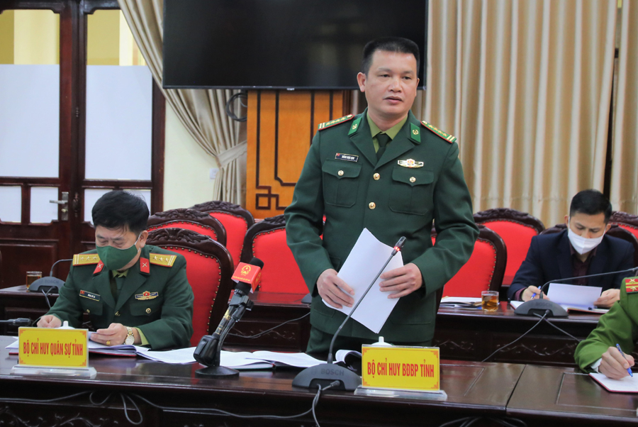 Lãnh đạo Bộ Chỉ huy Bộ đội Biên phòng tỉnh tham gia ý kiến tại buổi làm việc.