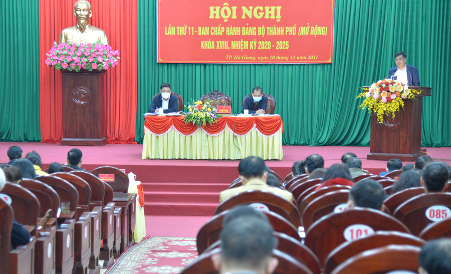 Bí thư Thành ủy Hầu Minh Lợi phát biểu tại hội nghị 