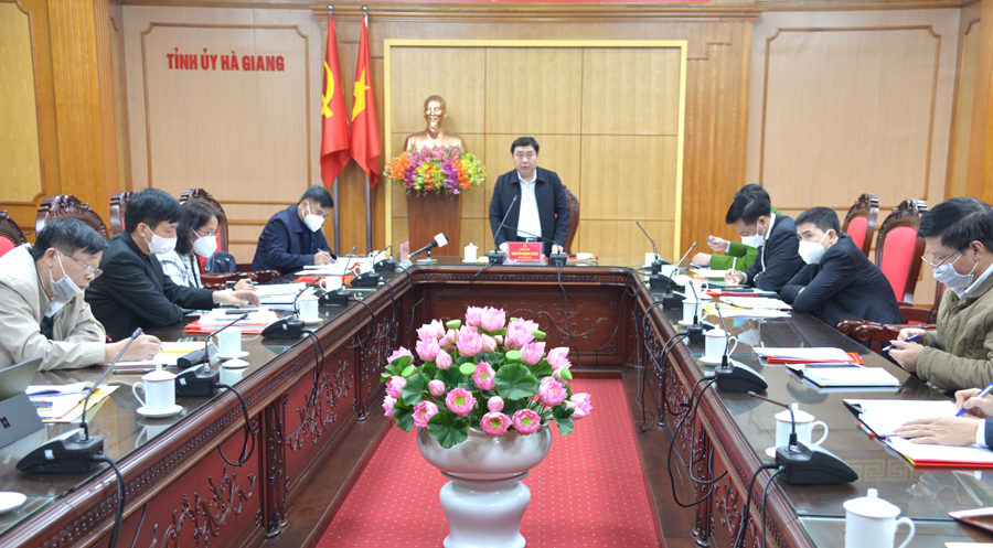 Phó Bí thư Tỉnh ủy Nguyễn Mạnh Dũng phát biểu kết luận cuộc họp.