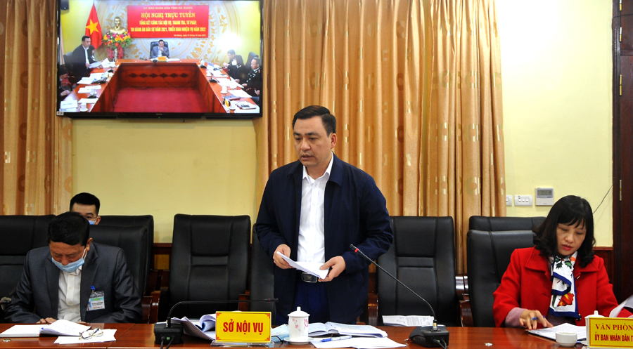 Giám đốc Sở Nội vụ Nguyễn Chí Thâm đề nghị các huyện quan tâm rà soát số lượng viên chức và có lộ trình tin giản biên chế cụ thể.