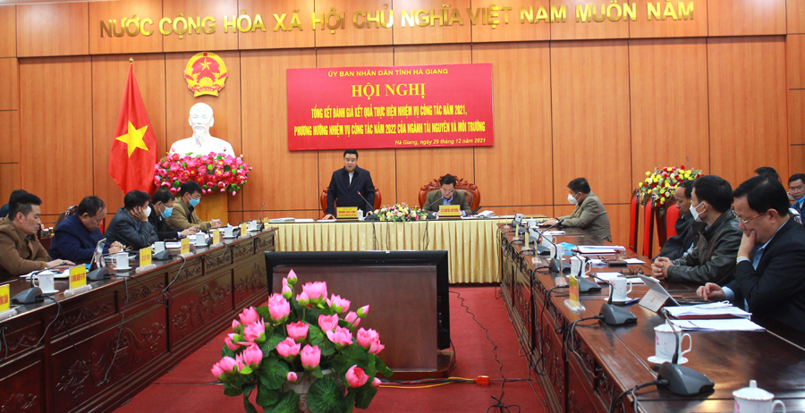 Phó Chủ tịch Thường trực UBND tỉnh Hoàng Gia Long kết luận hội nghị