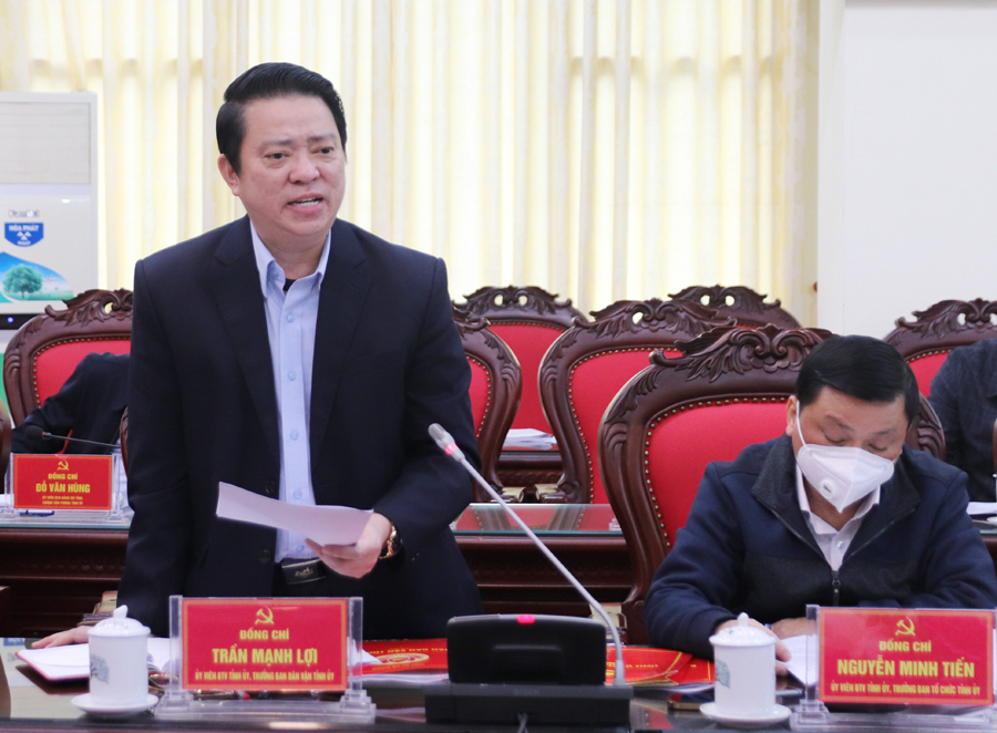 Trưởng Ban Dân vận Tỉnh ủy Trần Mạnh Lợi báo cáo kết quả thực hiện Chỉ thị số 09 trên địa bàn tỉnh.
