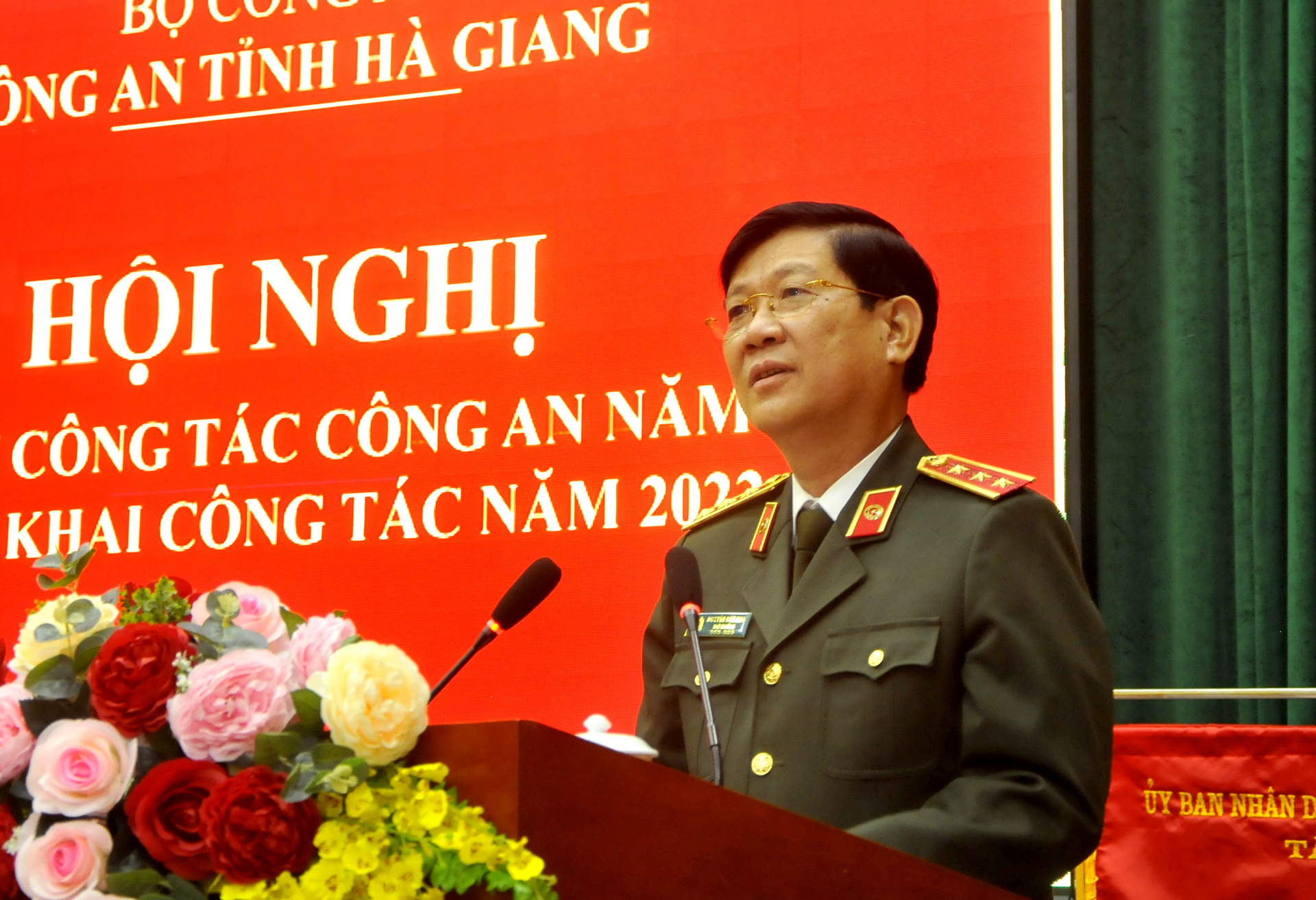 Thượng tướng Nguyễn Văn Sơn, Thứ trưởng Bộ Công an phát biểu tại hội nghị.