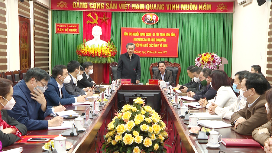 Phó Trưởng BTC T.Ư Nguyễn Quang Dương phát biểu tại buổi làm việc.