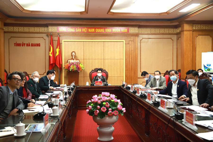 Bí thư Tỉnh ủy Đặng Quốc Khánh chủ trì buổi làm việc
